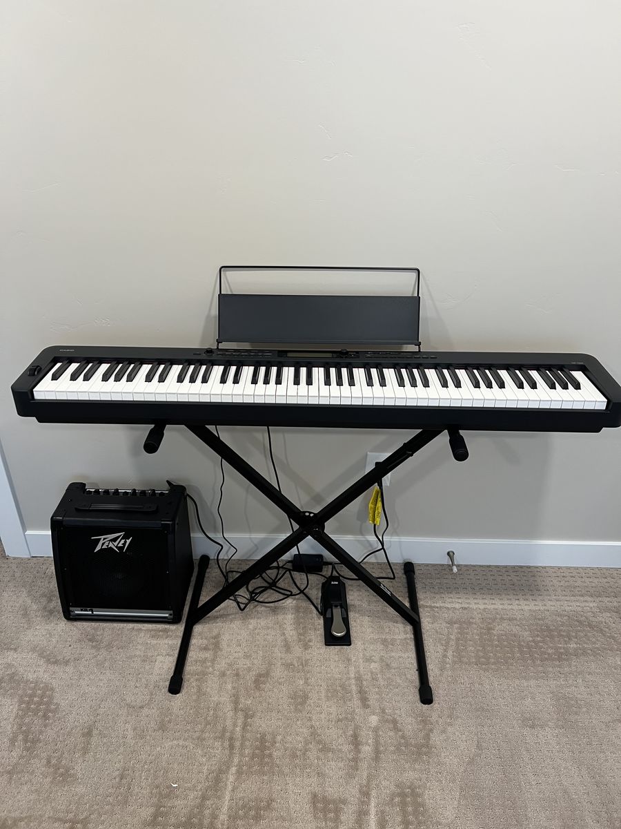 Casio CDP-S110 88-Key Digital Piano with Stand, Sustain Pedal, & Peavey KB1 Amplifier