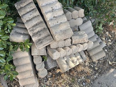 Concrete Scalloped Lawn Edging Blocks - Stacked Yard Border Stones