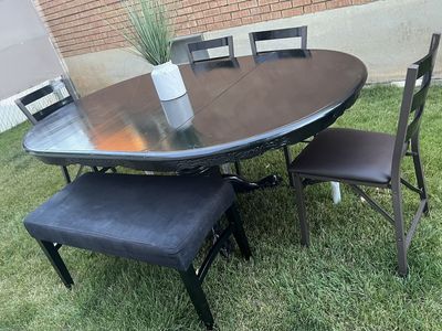 Very nice Dining Table set