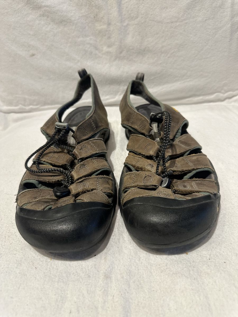 Keen men’s size 12 brown leather waterproof, hiking sandals