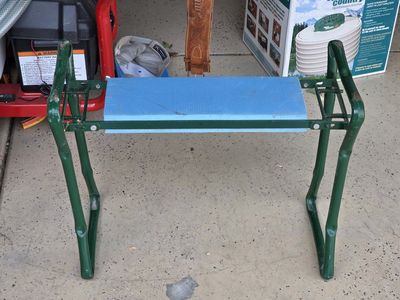 Vintage Metal Garden Kneeler Seat Green & Blue Pad Padded Bench Stool Plant Helper