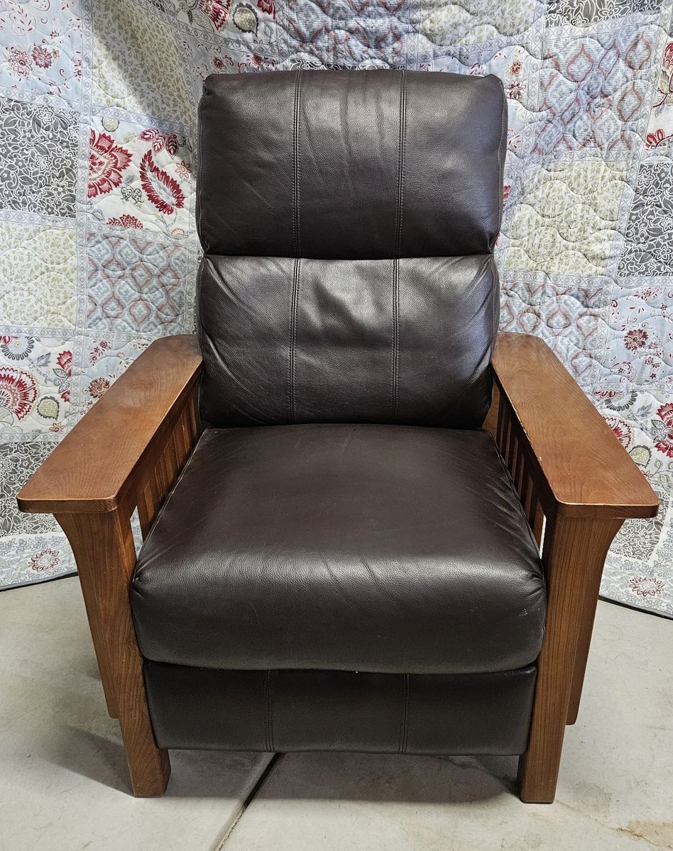 Leather Pushback Reclining Chair