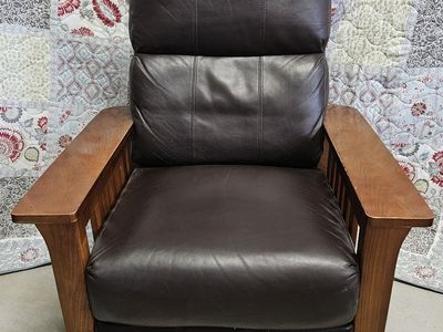 Leather Pushback Reclining Chair