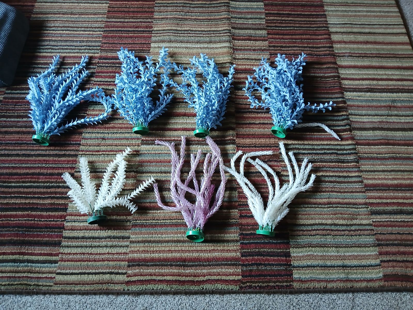 7  12" TO 24" PLASTIC AQUARIUM PLANTS