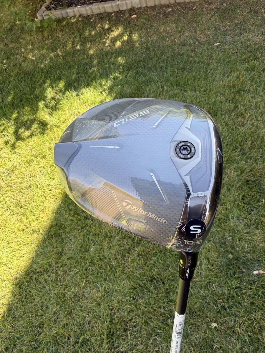 NEW TaylorMade Qi35 Driver 10.5 Stiff