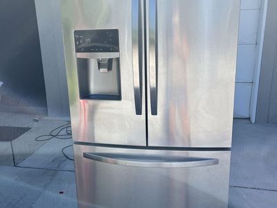 Kenmore Stainless Steel French Door Refrigerator with Ice & Water Dispenser