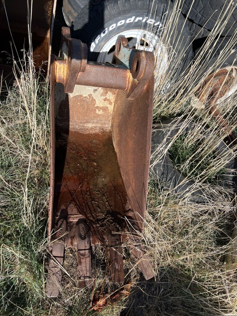 18 inch Backhoe Bucket