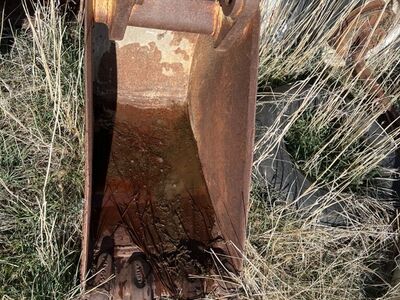 18 inch Backhoe Bucket