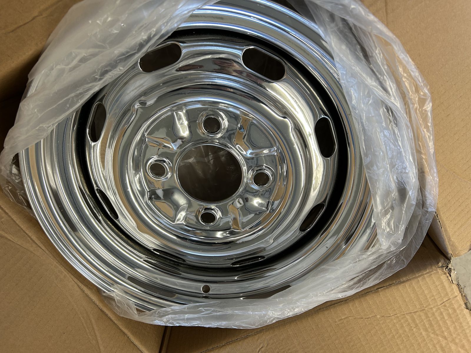 VW Bug Chrome Wheel