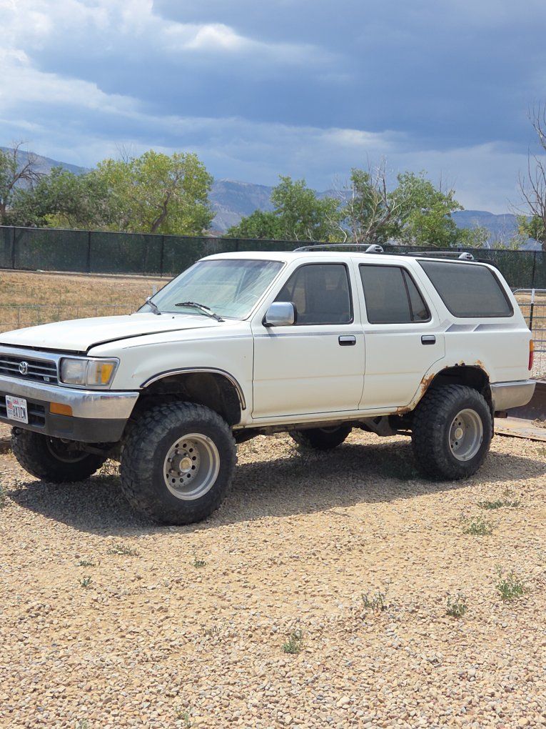 Toyota 4Runner (Year Unknown) - 3.0 V6 Engine for Parts/Repair, Manual Transmission