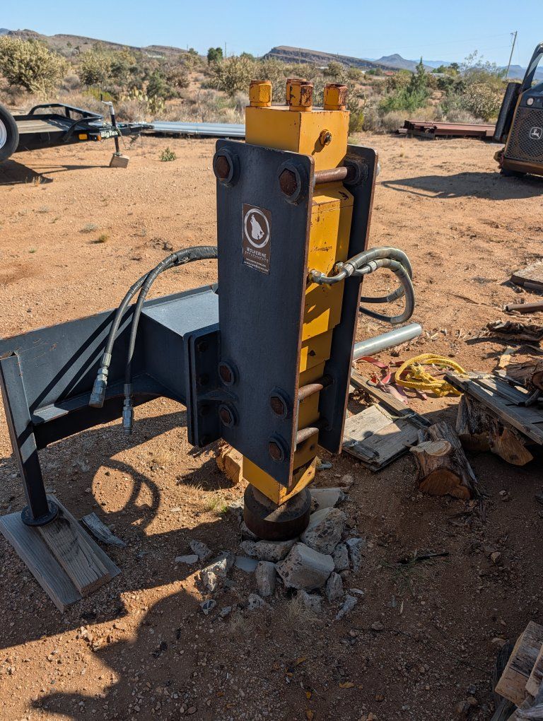 Skid Steer Wolverine Hydraulic Post Driver