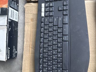 Logitech Wireless Keyboard - Ergonomic Design for Comfortable Typing