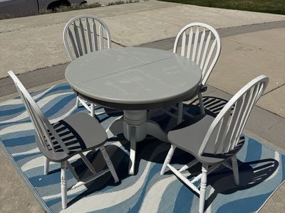 Farmhouse Style Dining Table with Pop-out Leaf and Chairs