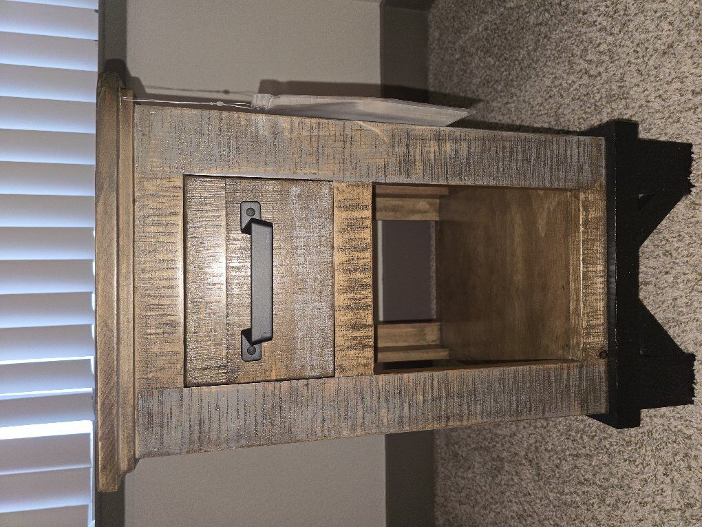 Chairside Loft Table