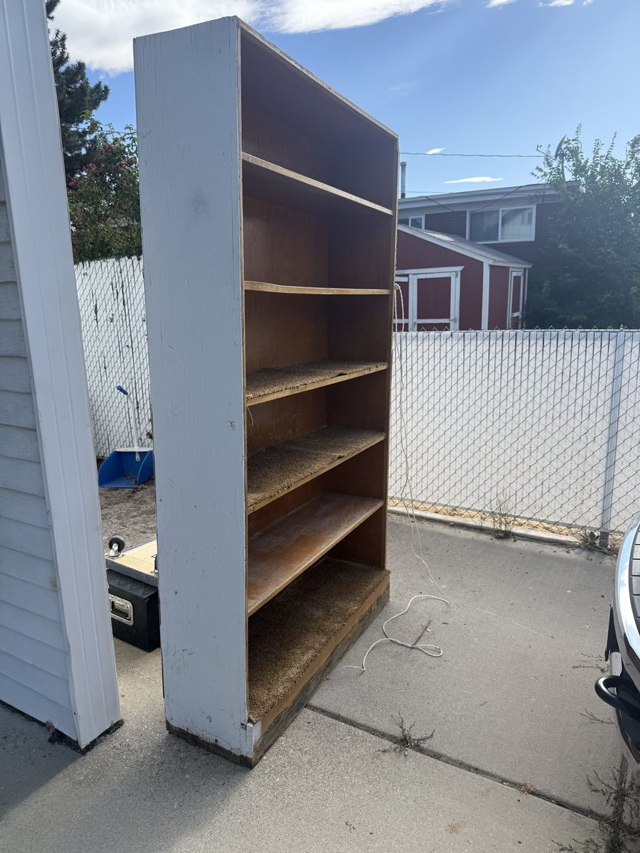 Used Wooden Bookshelf, 6-Tier