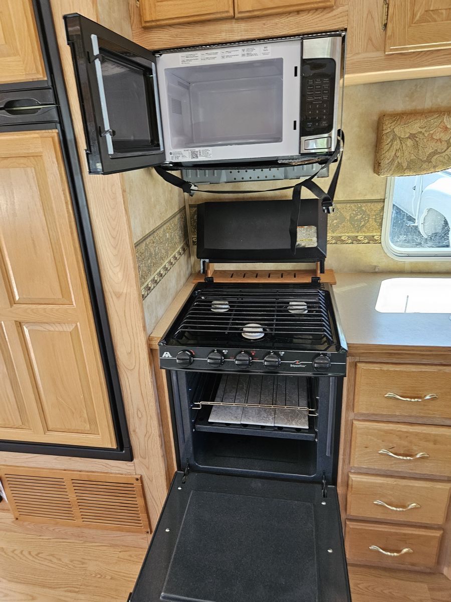 Main image 10