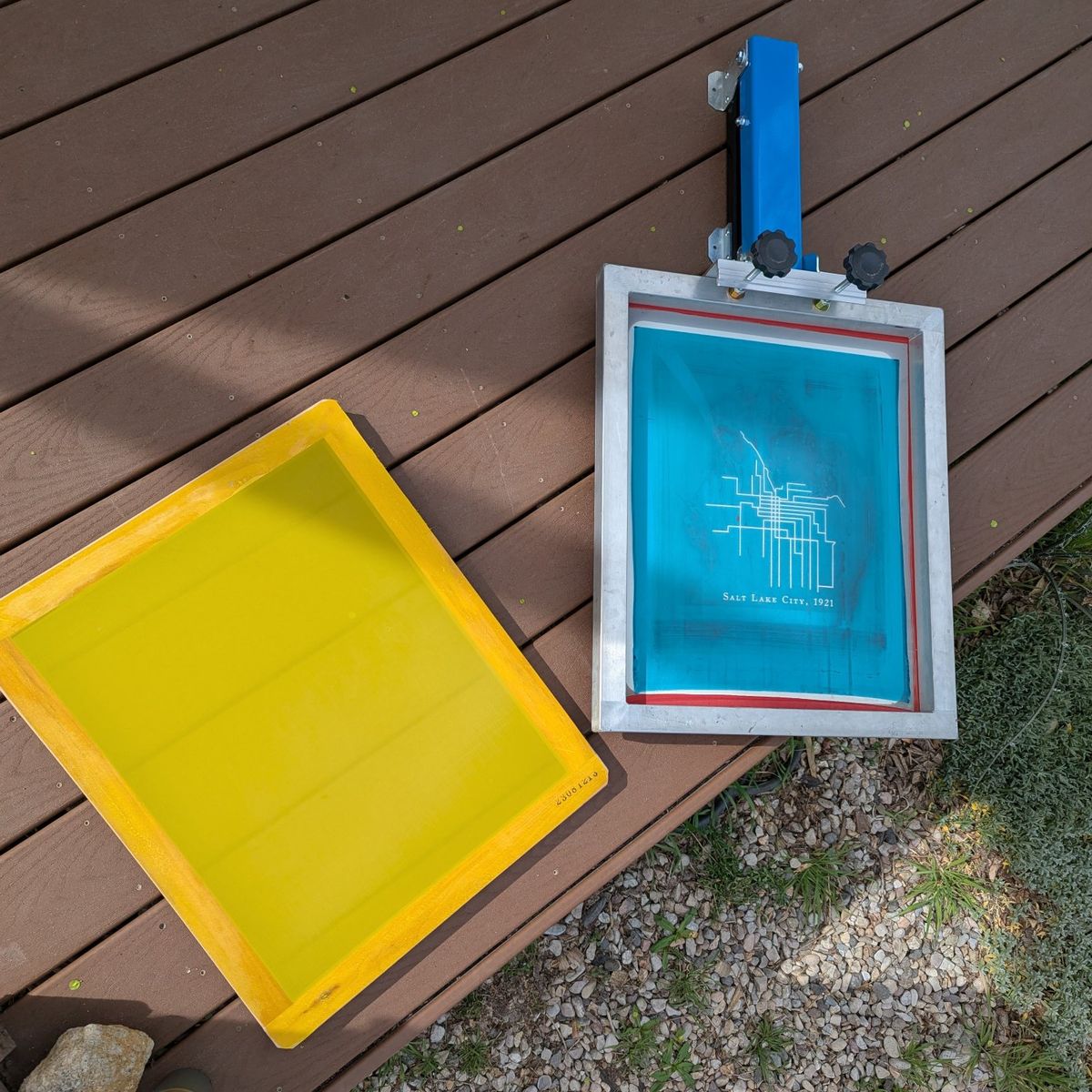 Screen printing screens and press