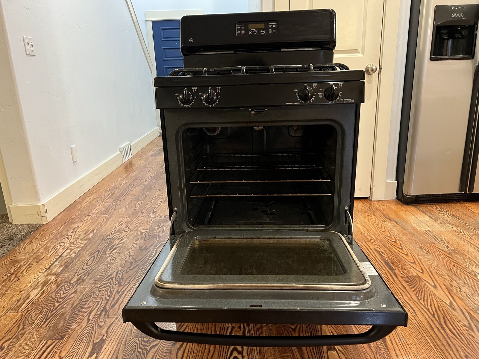 Main image 3