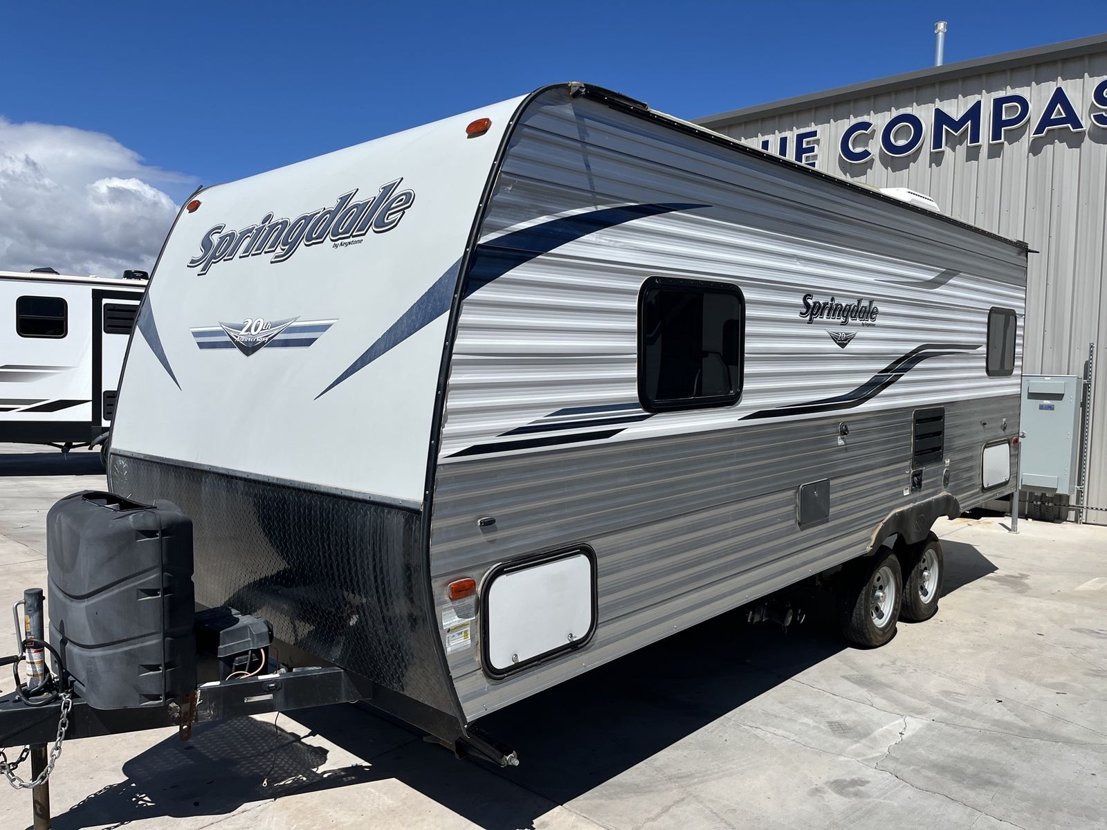 Super Clean 22ft Keystone Travel Trailer