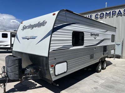 Super Clean 22ft Keystone Travel Trailer
