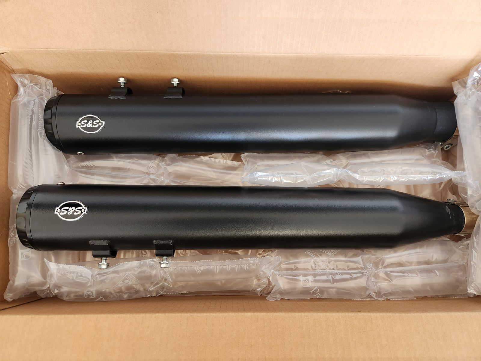 Harley Davidson M8 S&S mufflers