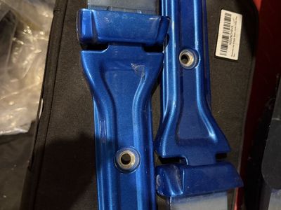 2022 Jeep Hydro Blue Tailgate Hindges