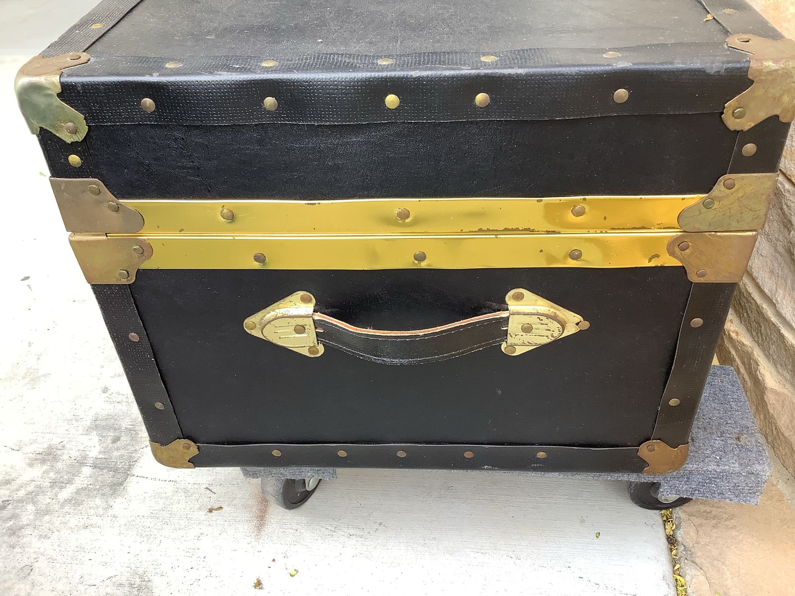 Main image 8