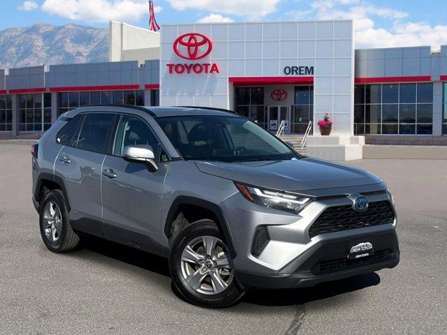 2022 Toyota RAV4 XLE