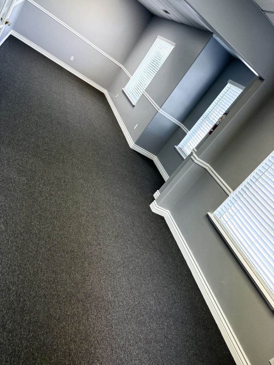 Main image 6