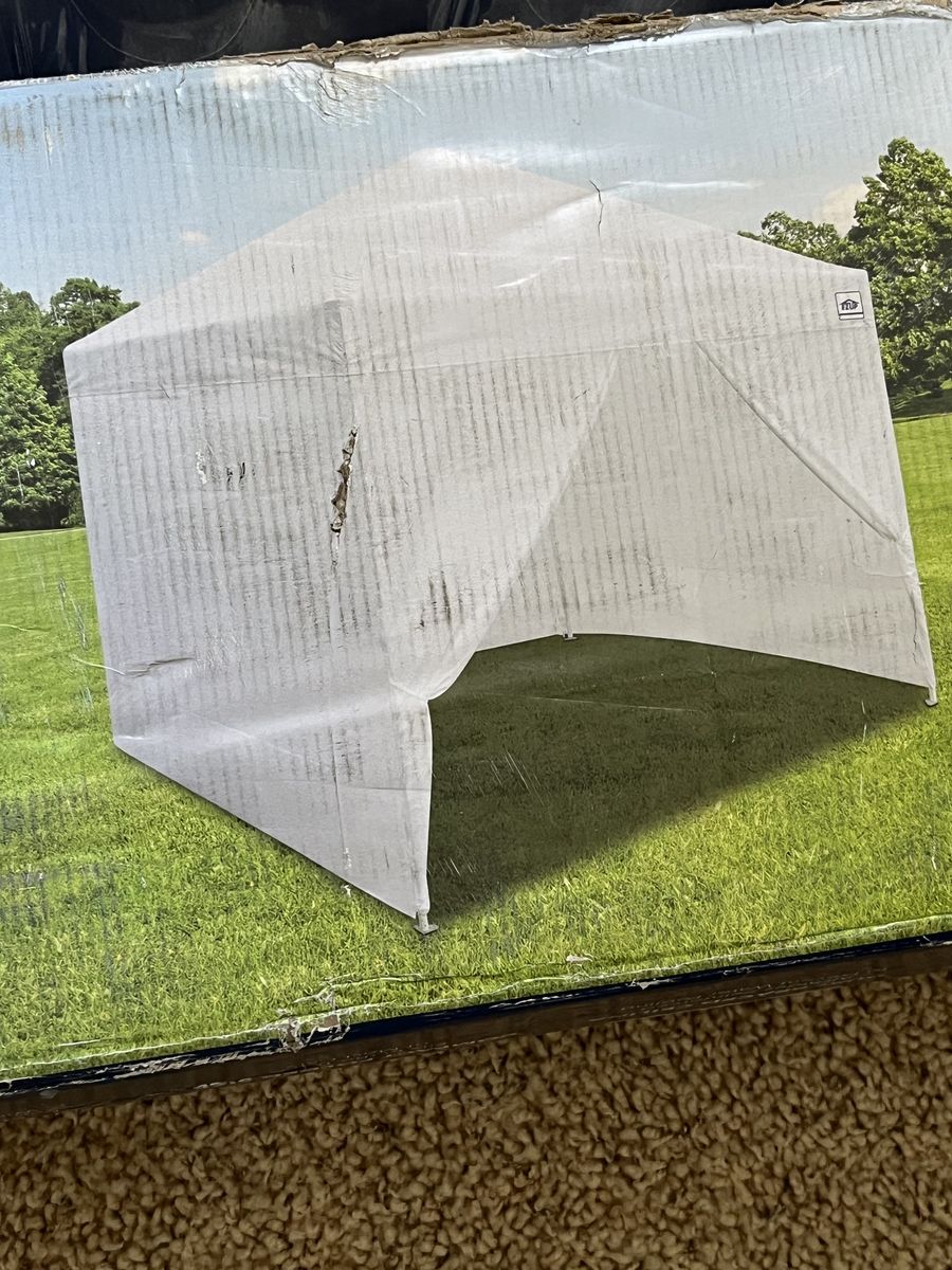 10'x10' ezup comercial shelter.