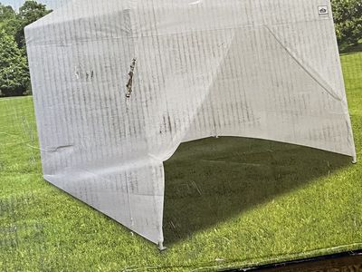 10'x10' ezup comercial shelter.