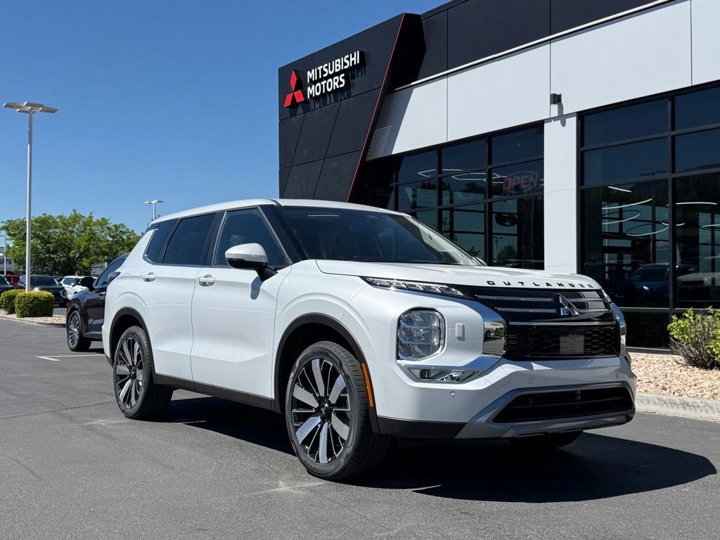 2026 Mitsubishi Outlander SE