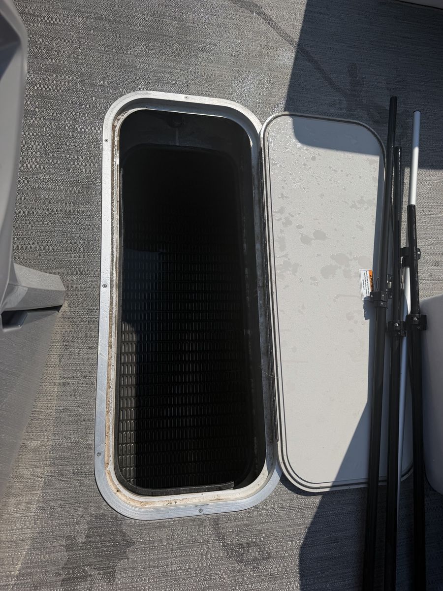 Main image 10