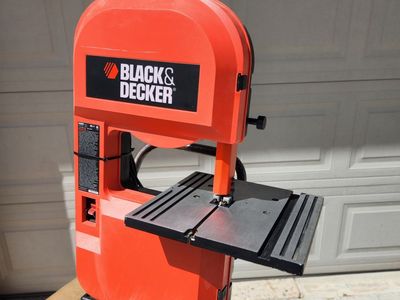 9" Black & Decker Bandsaw