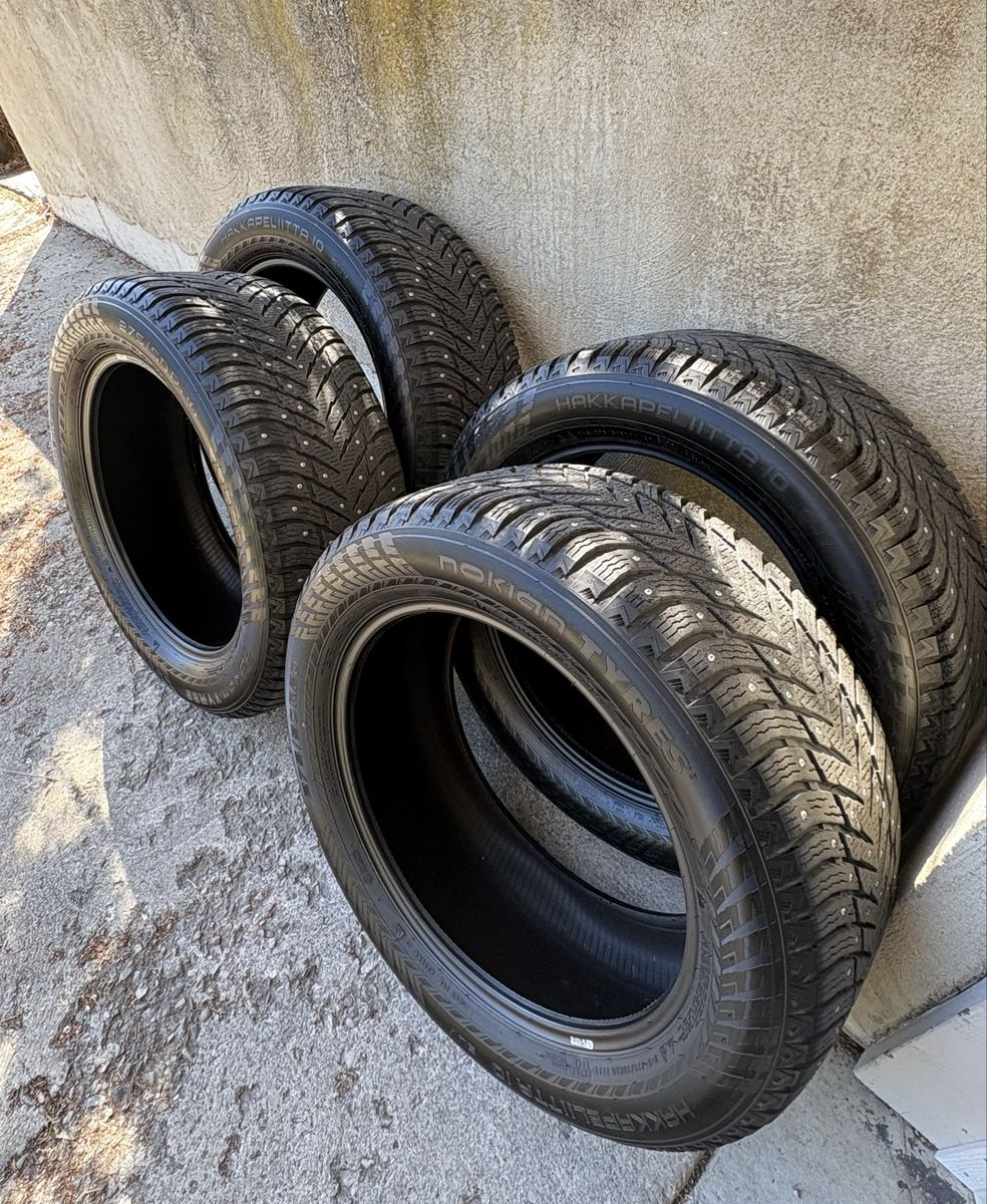Nokian Hakkapeliitta 275/50R20 Winter Tires