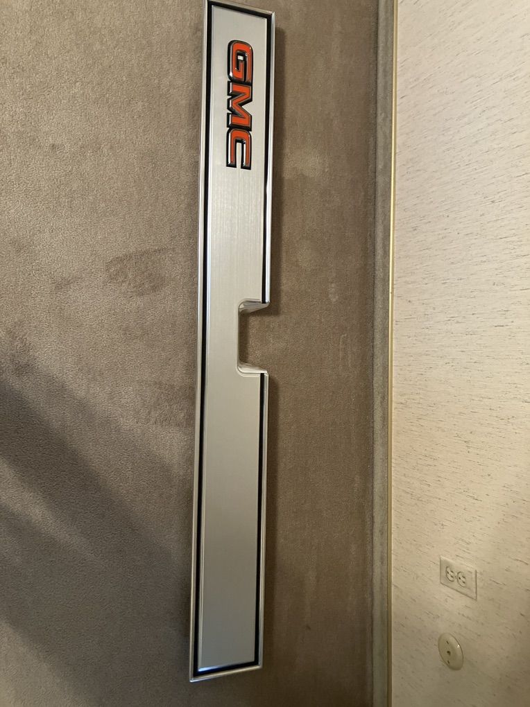 GMC Tail Gate Emblem