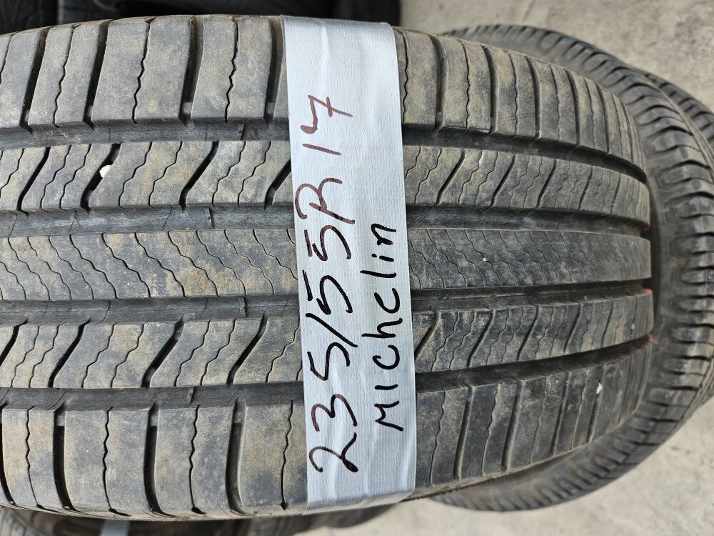 235/55r17 Michelin defender