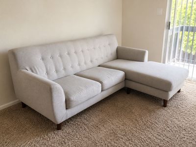 Light Gray Tufted Sectional Sofa Couch with Chaise Lounge - Mid-Century Modern Design