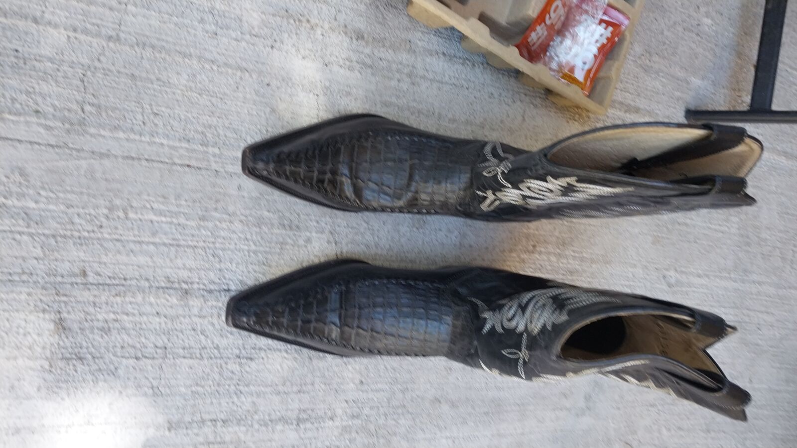 Men's boots size 7 -1/2