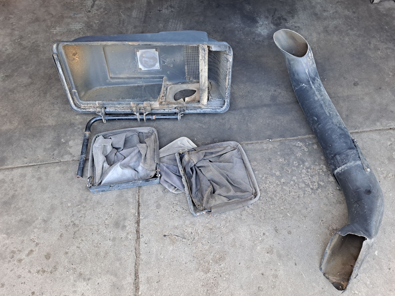 Complete grass catch system for 42' Troy Bilt pony tractors