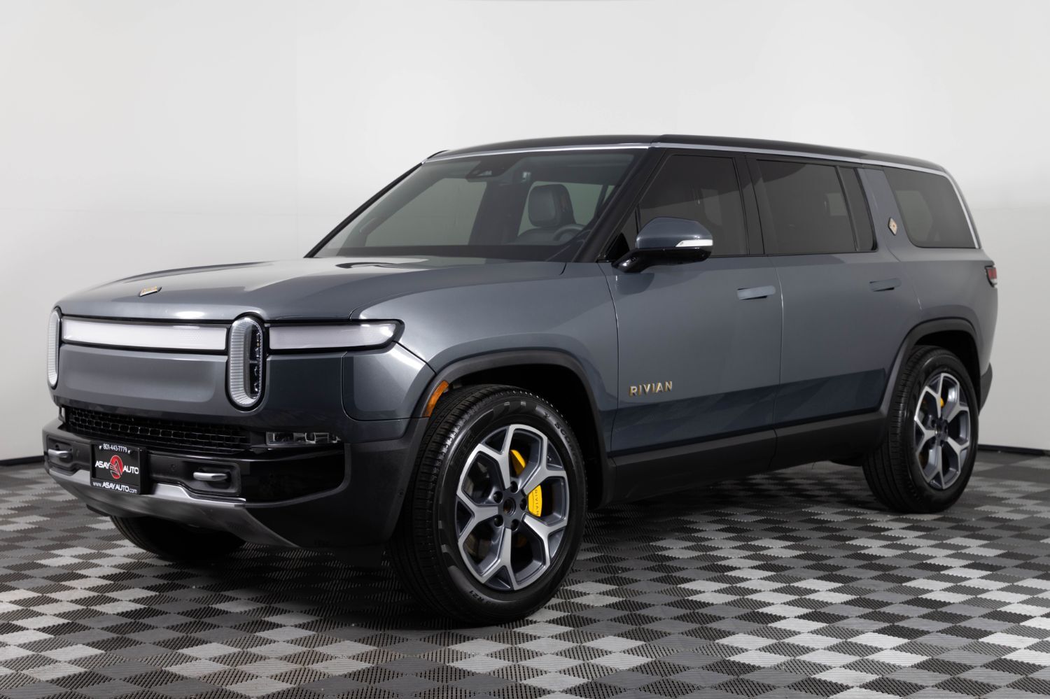 2023 Rivian R1S Adventure