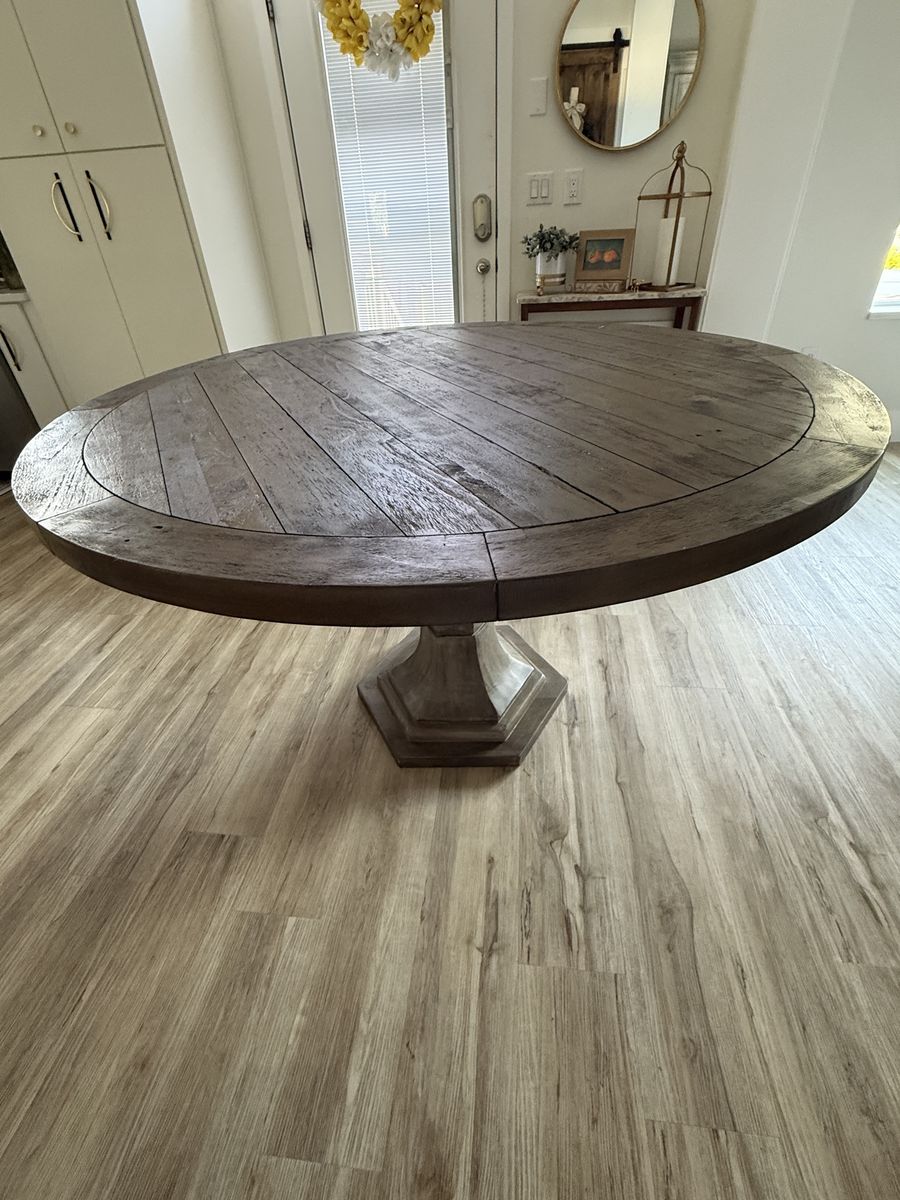 Round Wood Pedestal Dining Table - Rustic Farmhouse Style - Distressed brown finish