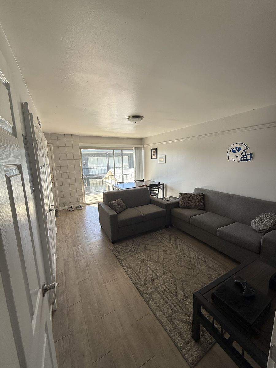 Men’s Summer Contract For Sale!! In Provo! Renewal is Available!