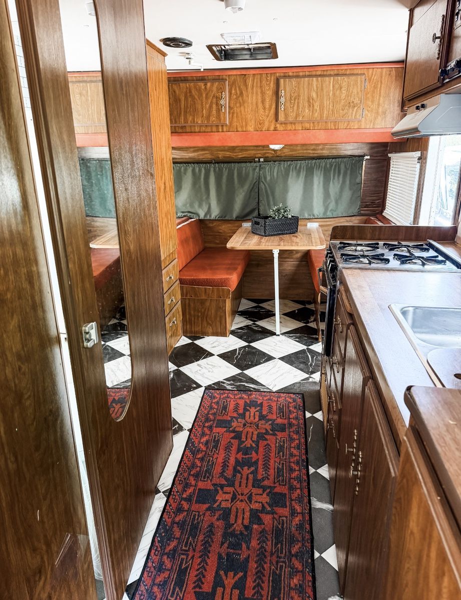 Main image 10