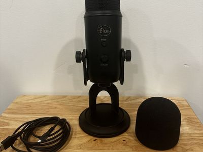 Blue Yeti USB Microphone – Fully Functional