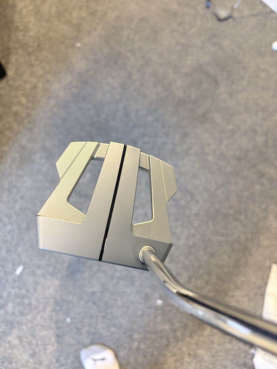 Main image 3