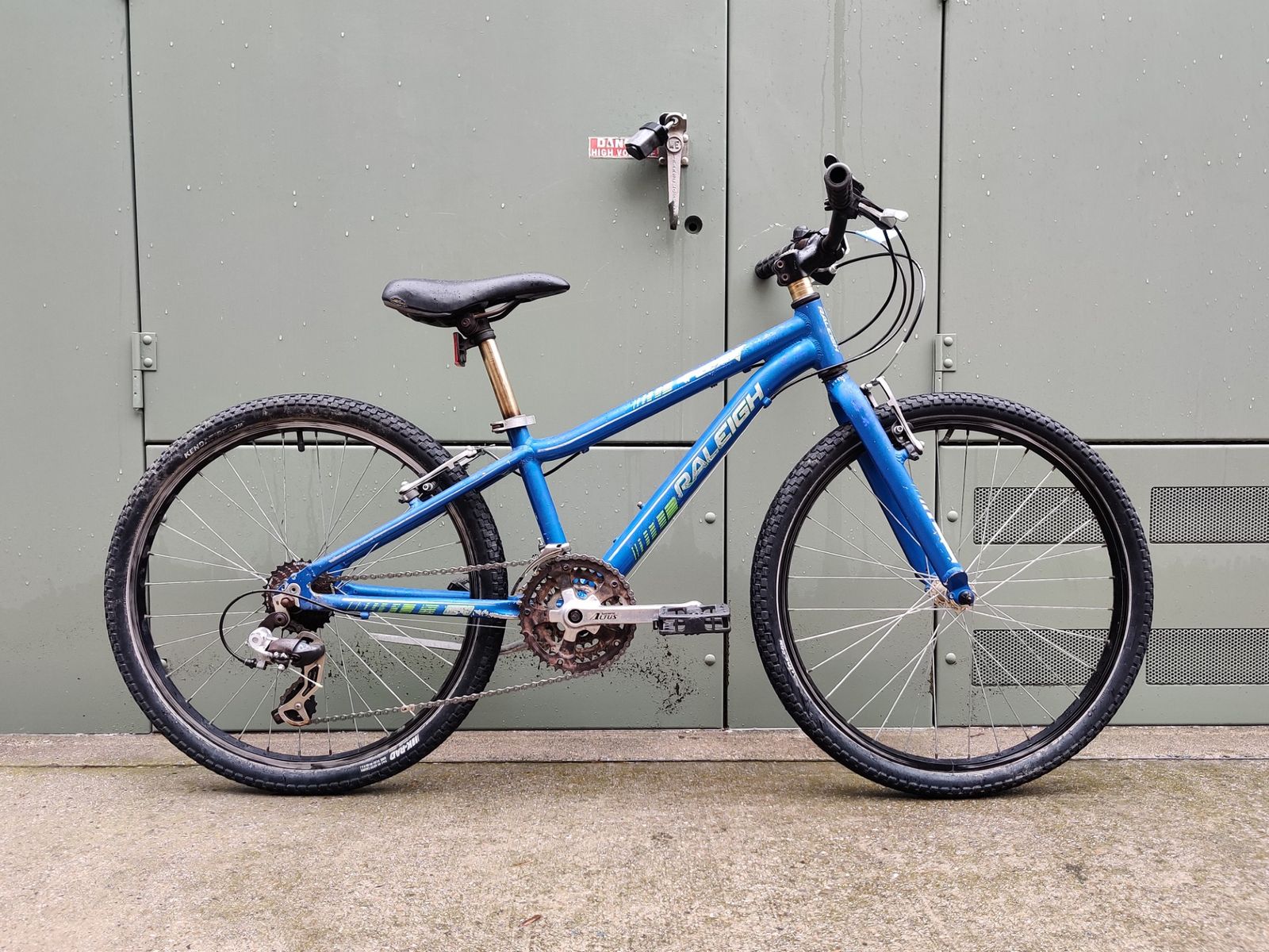 Raleigh mtn Scout Kids Bike SB97-26