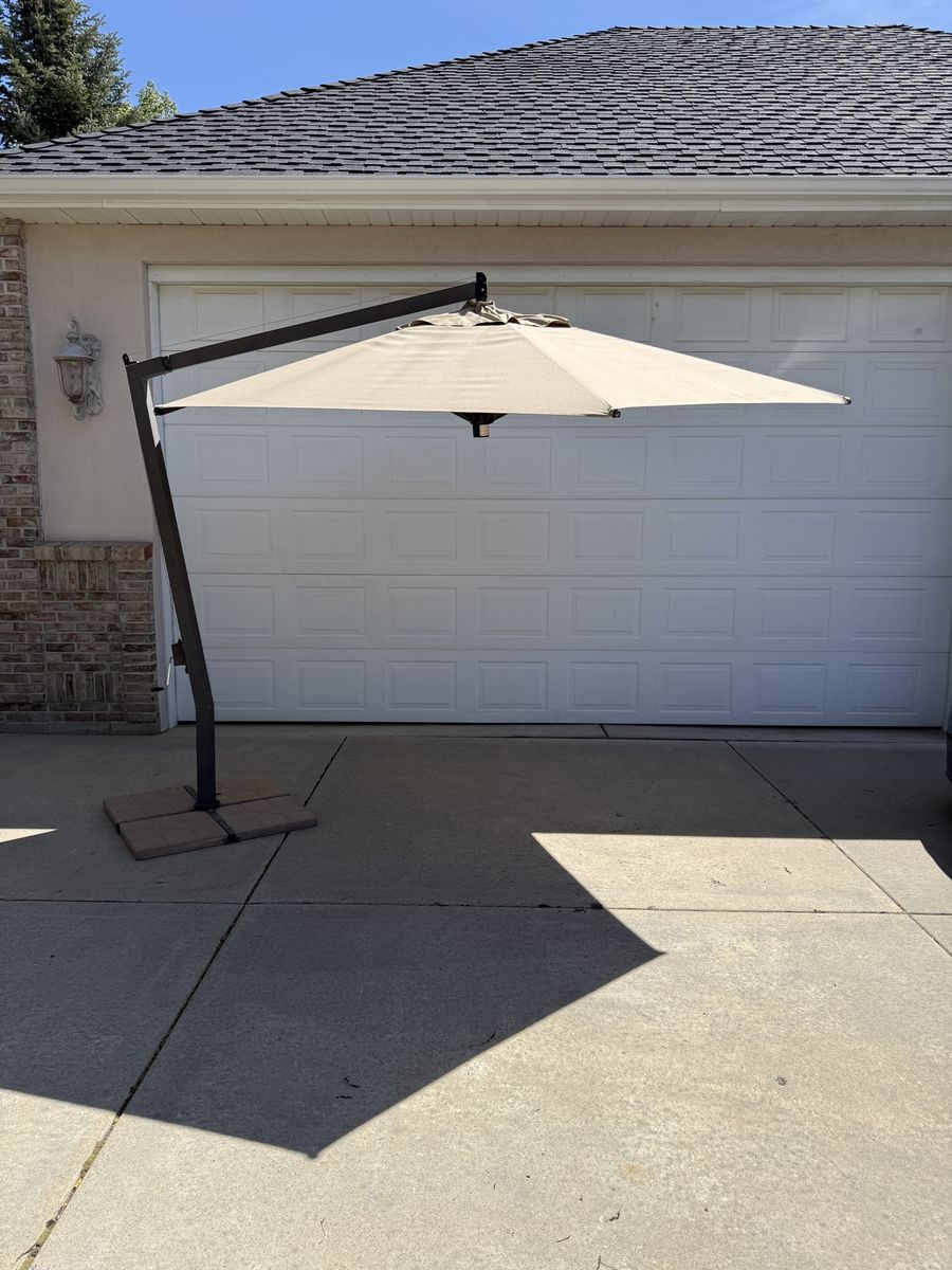 Sturdy Patio Umbrella – Weighted With Pavers