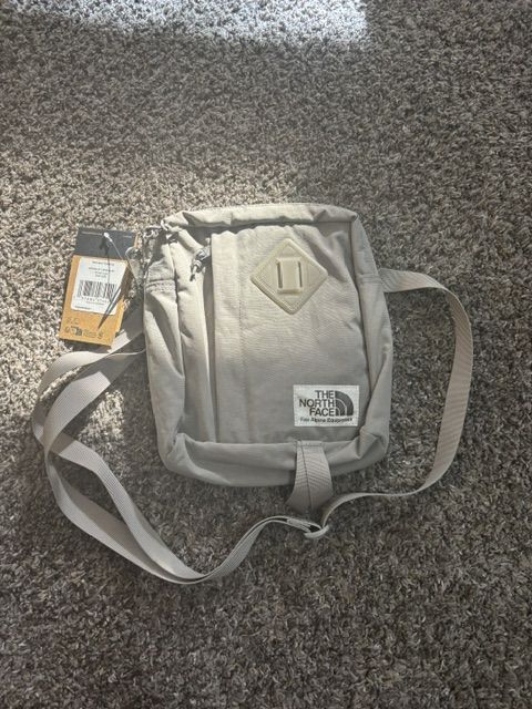 THE NORTH FACE Berkeley Crossbody Bag