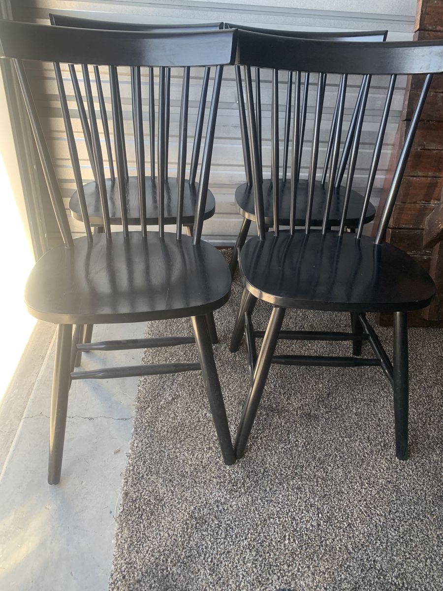 4 BEAUTIFUL BLACK WINDSOR FARM STYLE CHAIRS